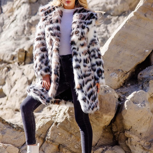 Donna Salyers fabulous faux fur - Picture 4 of 5